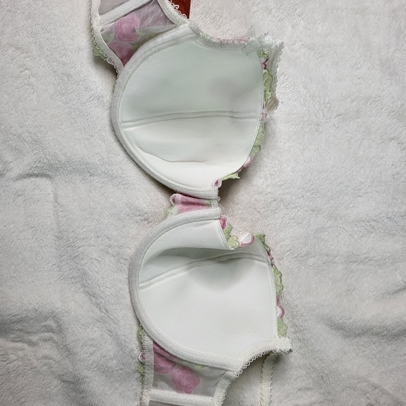 Vogue Floral Lacy Bra. Vintage. 38C White, Pink & Green. - Picture 2 of 9